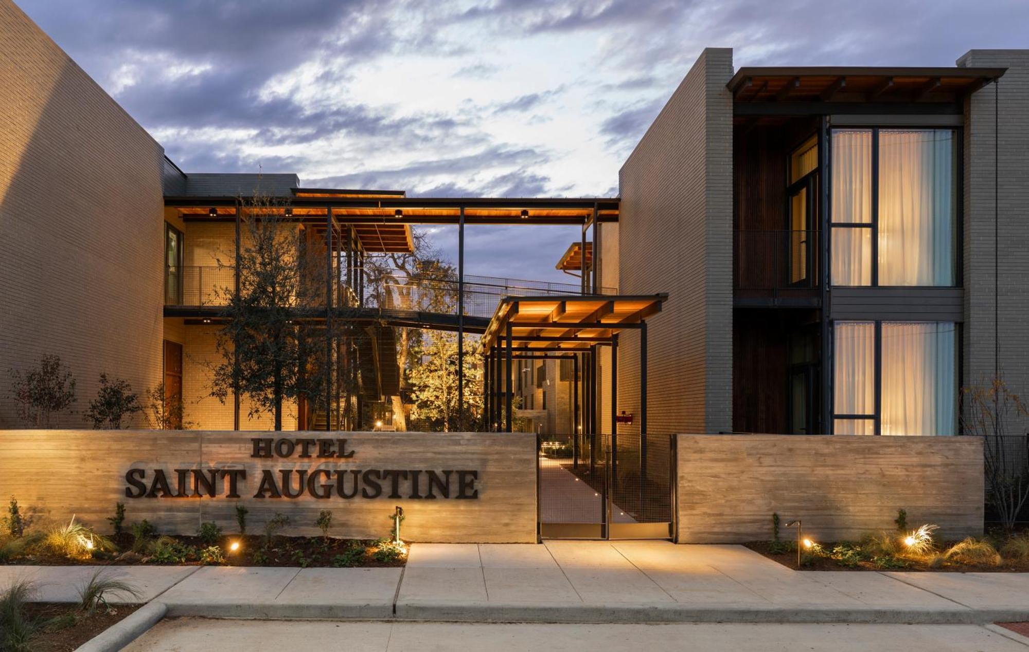Hotel Saint Augustine 休斯敦 外观 照片